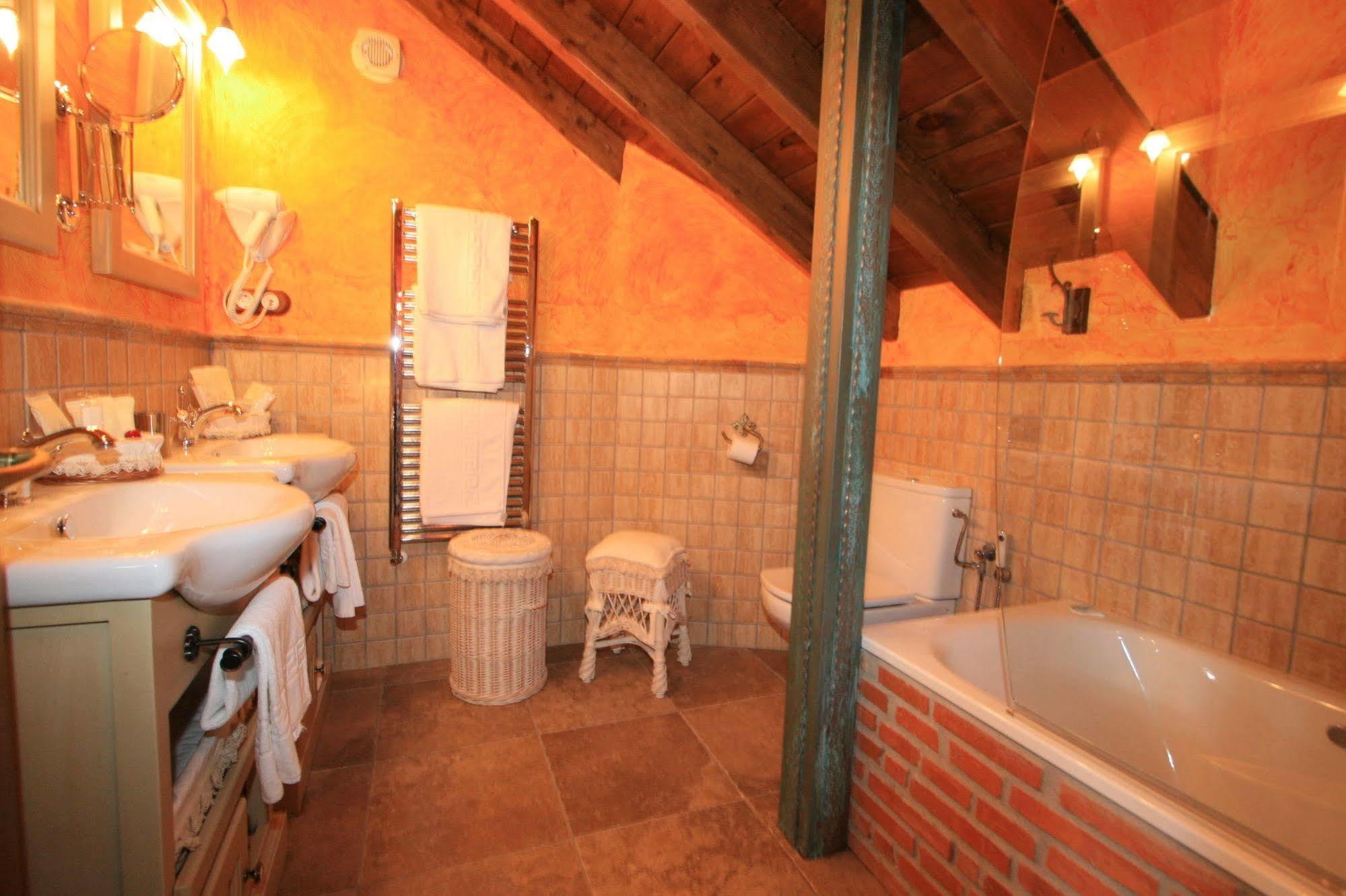 Posada-Spa Privilegio De Vara نوخا المظهر الخارجي الصورة