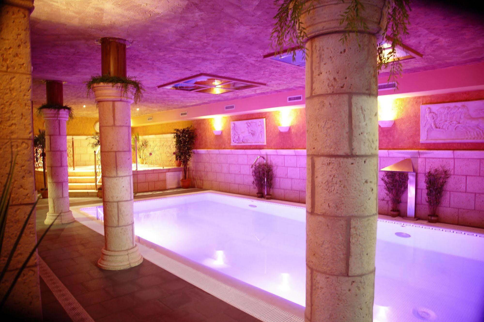 Posada-Spa Privilegio De Vara نوخا المظهر الخارجي الصورة